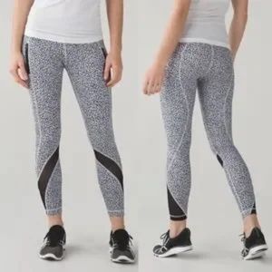 Lululemon Inspire Tight II Mesh Miss Mosaic white black 2